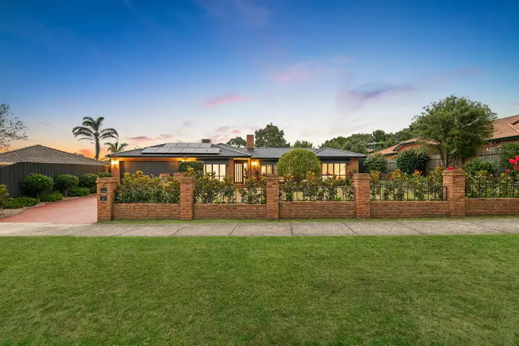 16 Woodside Avenue, Frankston South VIC 3199