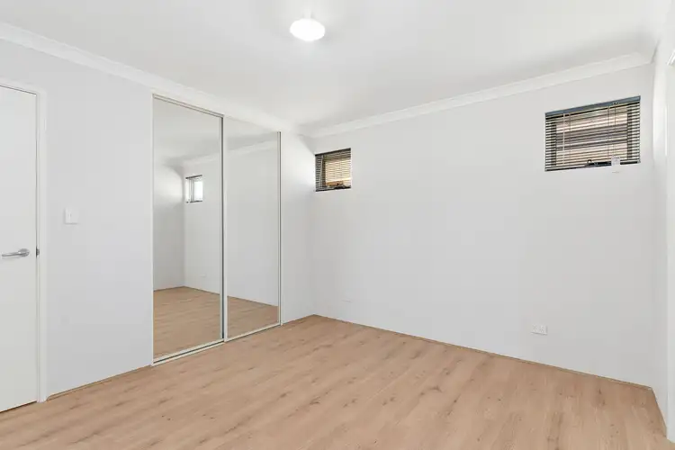 Sixth view of Homely house listing, 8 Aiken Court, Success WA 6164