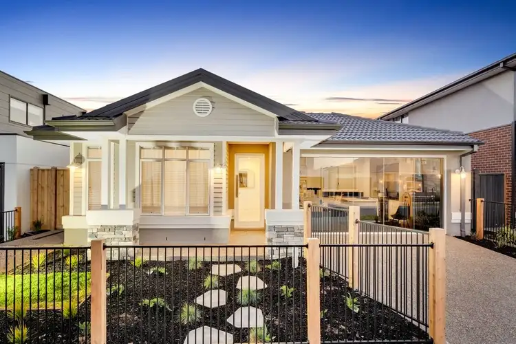 8 Carrington Drive, Mickleham VIC 3064