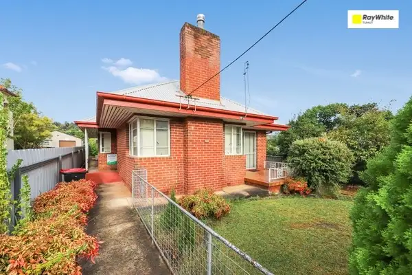 89 Capper Street, Tumut NSW 2720