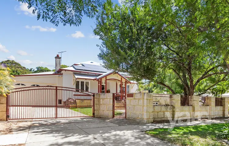 27 Yeovil Crescent, Bicton WA 6157