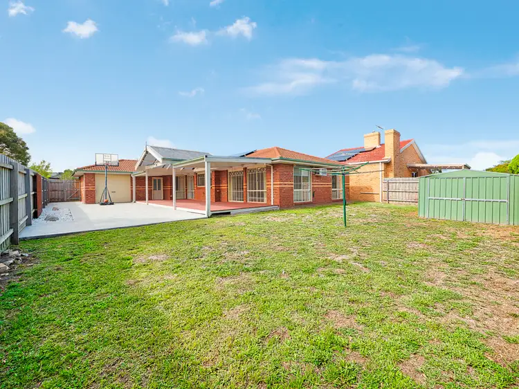 3 Cumquat Court, Cranbourne North VIC 3977