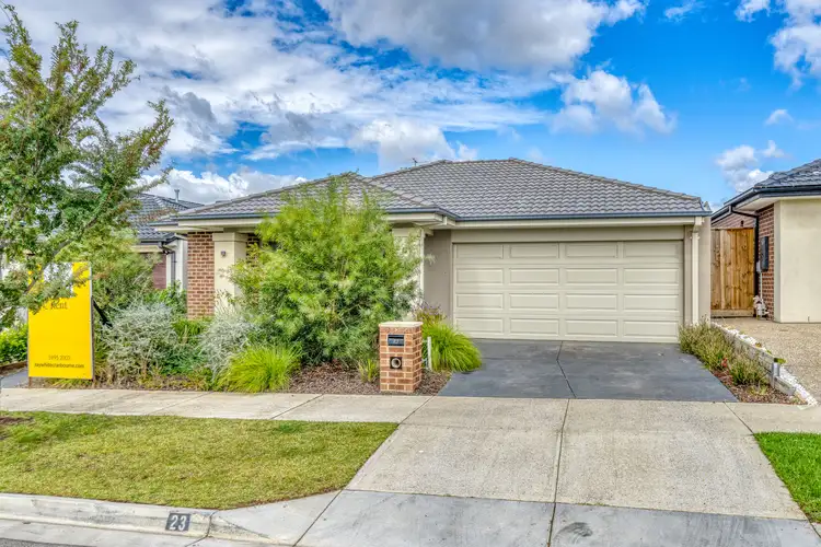 23 Gilcambon Way, Clyde North VIC 3978