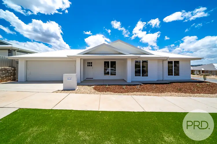 29 Ah Ket Avenue, Lloyd NSW 2650