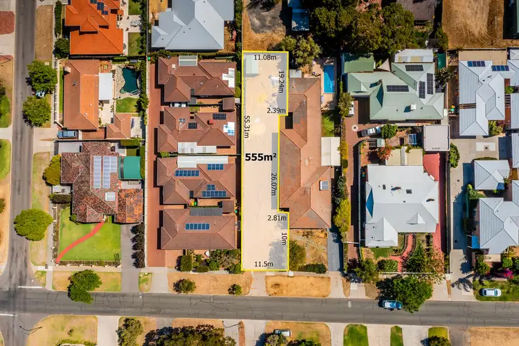 35A Westbury Crescent