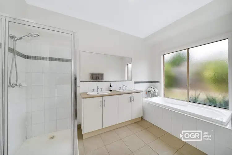 Fifth view of Homely house listing, 10 Hanna Crescent, Doreen VIC 3754