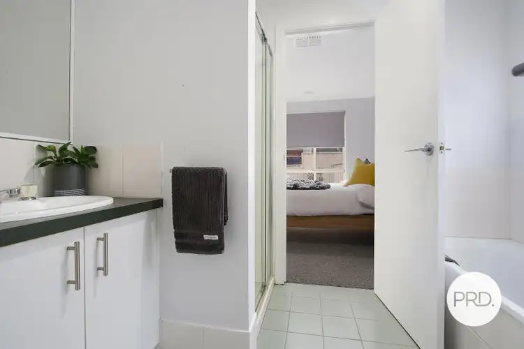 Sixth view of Homely unit listing, 2/32 Lawson Street, West Wodonga VIC 3690