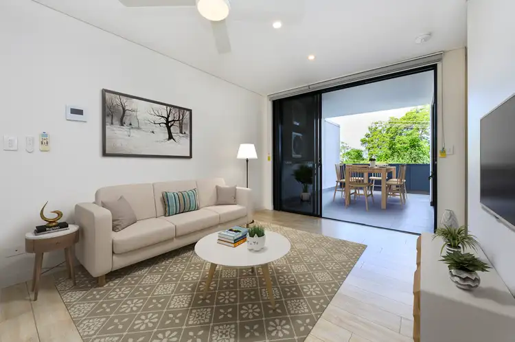Main view of Homely unit listing, 6/39-41 Clarence Road, Indooroopilly QLD 4068