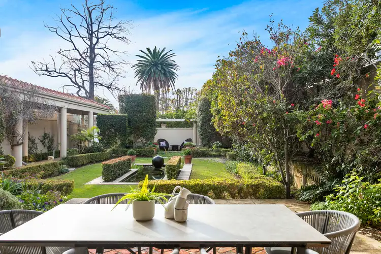 8 Cygnet Crescent