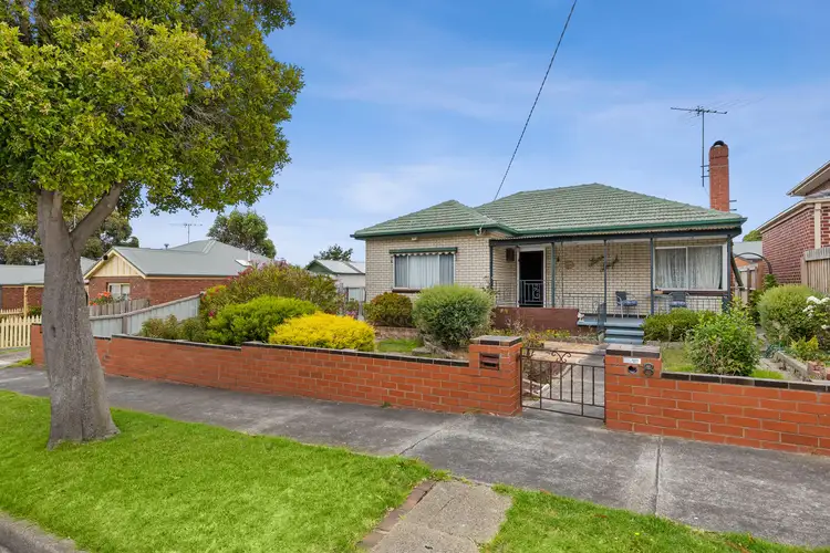8 Mitchell Street