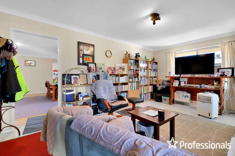 Fifth view of Homely house listing, 8 Ainsley Court, Camillo WA 6111