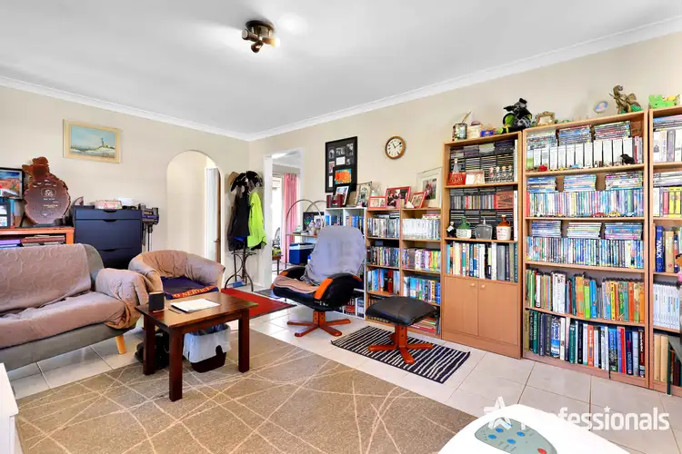 Sixth view of Homely house listing, 8 Ainsley Court, Camillo WA 6111