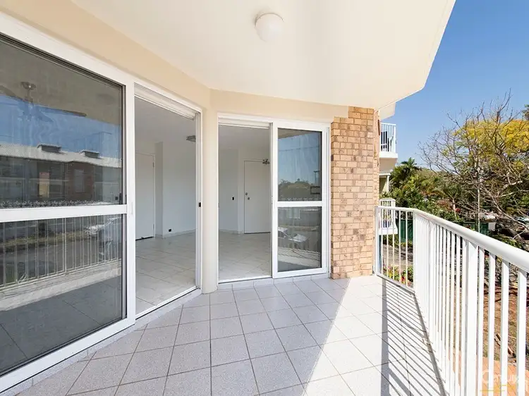 Third view of Homely unit listing, 6/155 Wynnum Esplanade, Wynnum QLD 4178