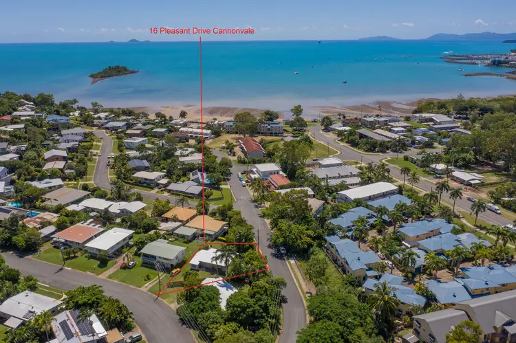 16 Pleasant Drive, Cannonvale QLD 4802