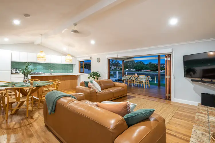 34 Vaggelas Crescent, Biggera Waters QLD 4216