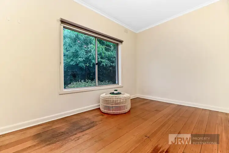 Sixth view of Homely unit listing, 1/8 Kingsley Grove, Mount Waverley VIC 3149
