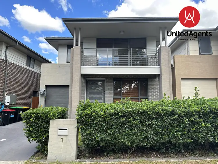 7 Hugh Terrace, Middleton Grange NSW 2171