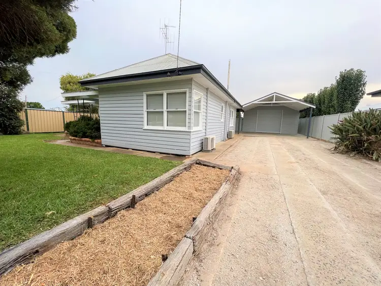 327 Sloane Street, Deniliquin NSW 2710