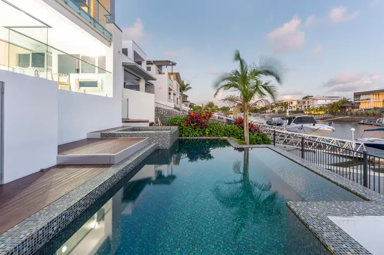 37 Harbourvue Court, Helensvale QLD 4212