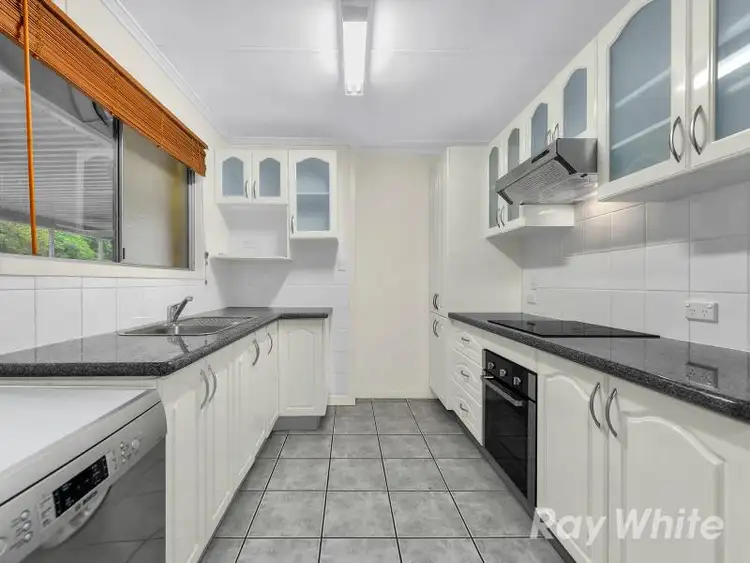 14 Kingaroy Street, Stafford Heights QLD 4053