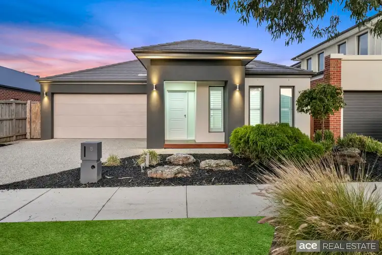 5 Macaloney Road, Williams Landing VIC 3027