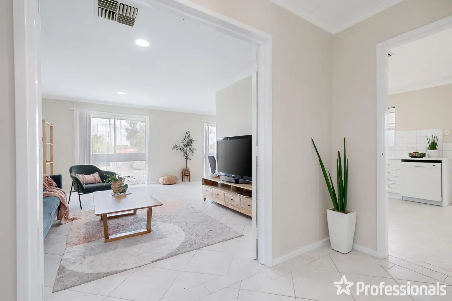 Main view of Homely house listing, 18 Mayo Court, Parkwood WA 6147