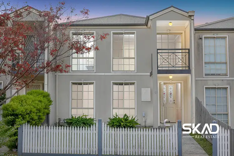 6 Parer Way, Roxburgh Park VIC 3064