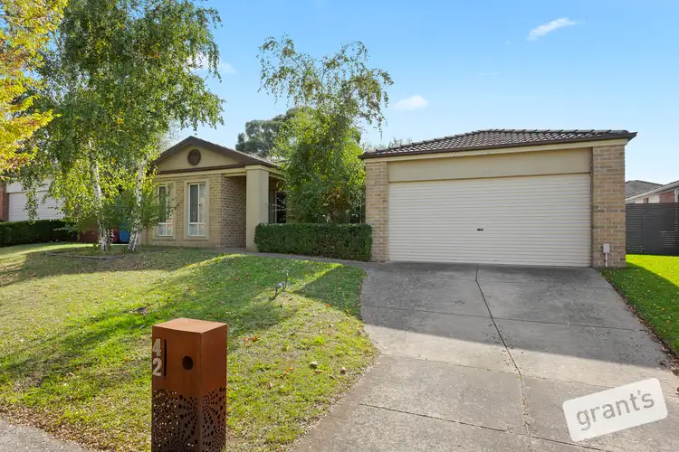 42 Robinswood Parade, Narre Warren South VIC 3805