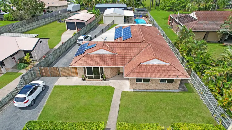 96 Robert Street, Urangan QLD 4655