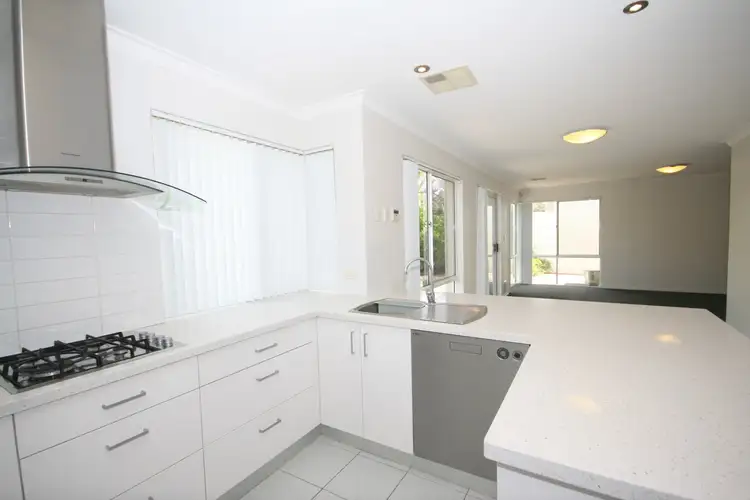 1/30 DYSON ST