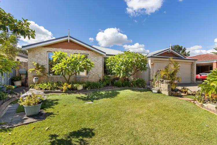8 Dumant Lane, Canning Vale WA 6155