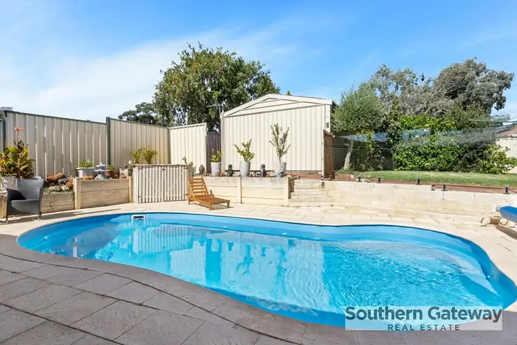 18 McKanna Gardens, Parmelia WA 6167