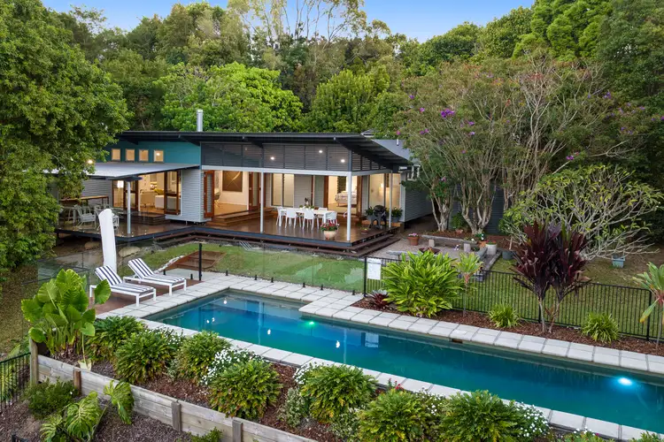 10 Pine Tree Drive West, Lake Macdonald QLD 4563
