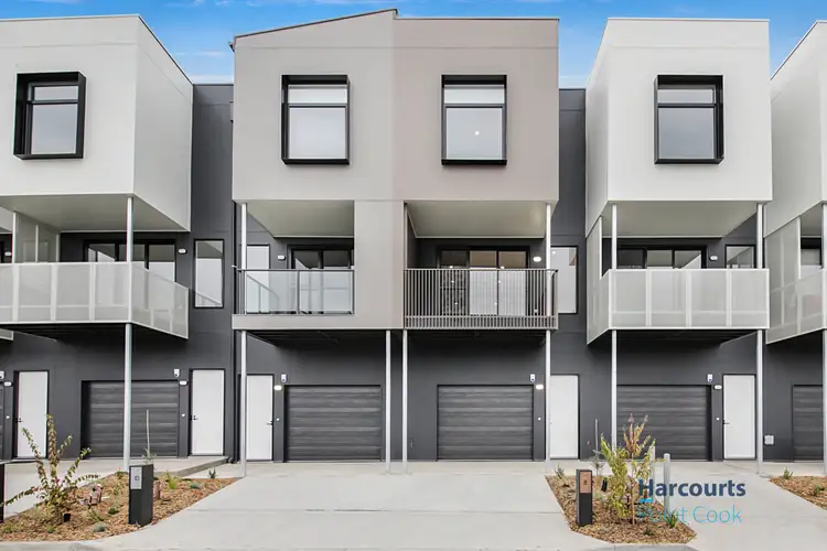 8 Wattlebird Court, Sunshine North VIC 3020
