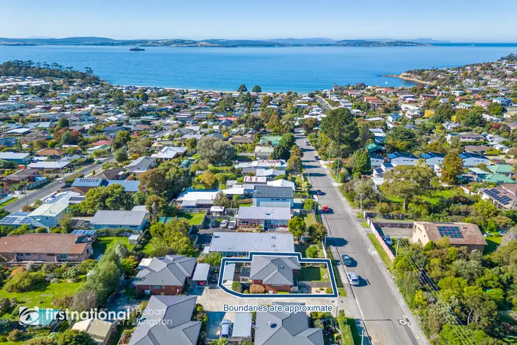 1/18 Gourlay Street, Blackmans Bay TAS 7052