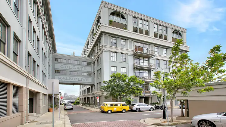 PG06/22 Colgate Avenue