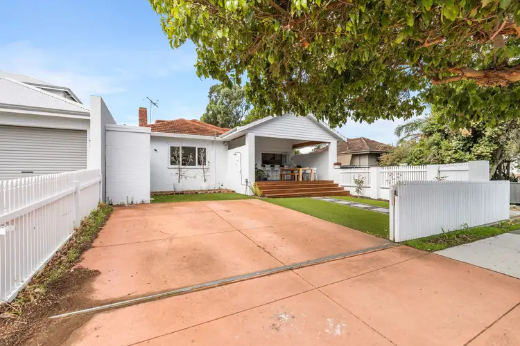 246 Grand Promenade
