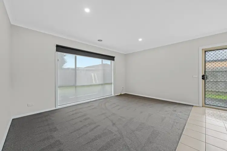Fifth view of Homely house listing, 7 Kingsbarn Court, Cranbourne VIC 3977