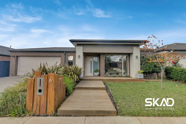 6 Selkirk Way
