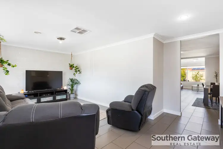 Fifth view of Homely house listing, 10 Riley Place, Leda WA 6170