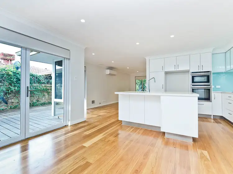 2/2 Forbes Road, Applecross WA 6153