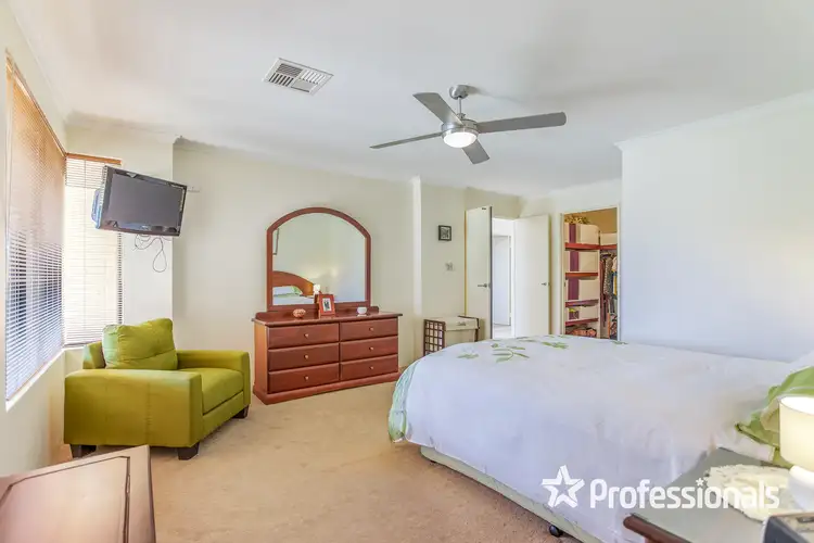 Fifth view of Homely house listing, 2 Rosette Place, Piara Waters WA 6112