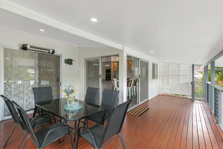 8 Riverview Street