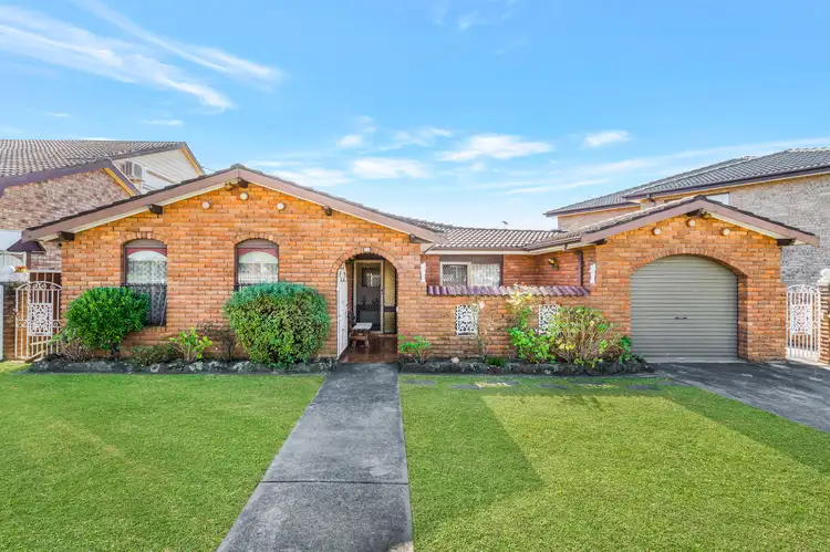 73 Innisfail Road, Wakeley NSW 2176
