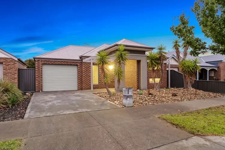 Main view of Homely house listing, 5 Sinclair Walk, Pakenham VIC 3810
