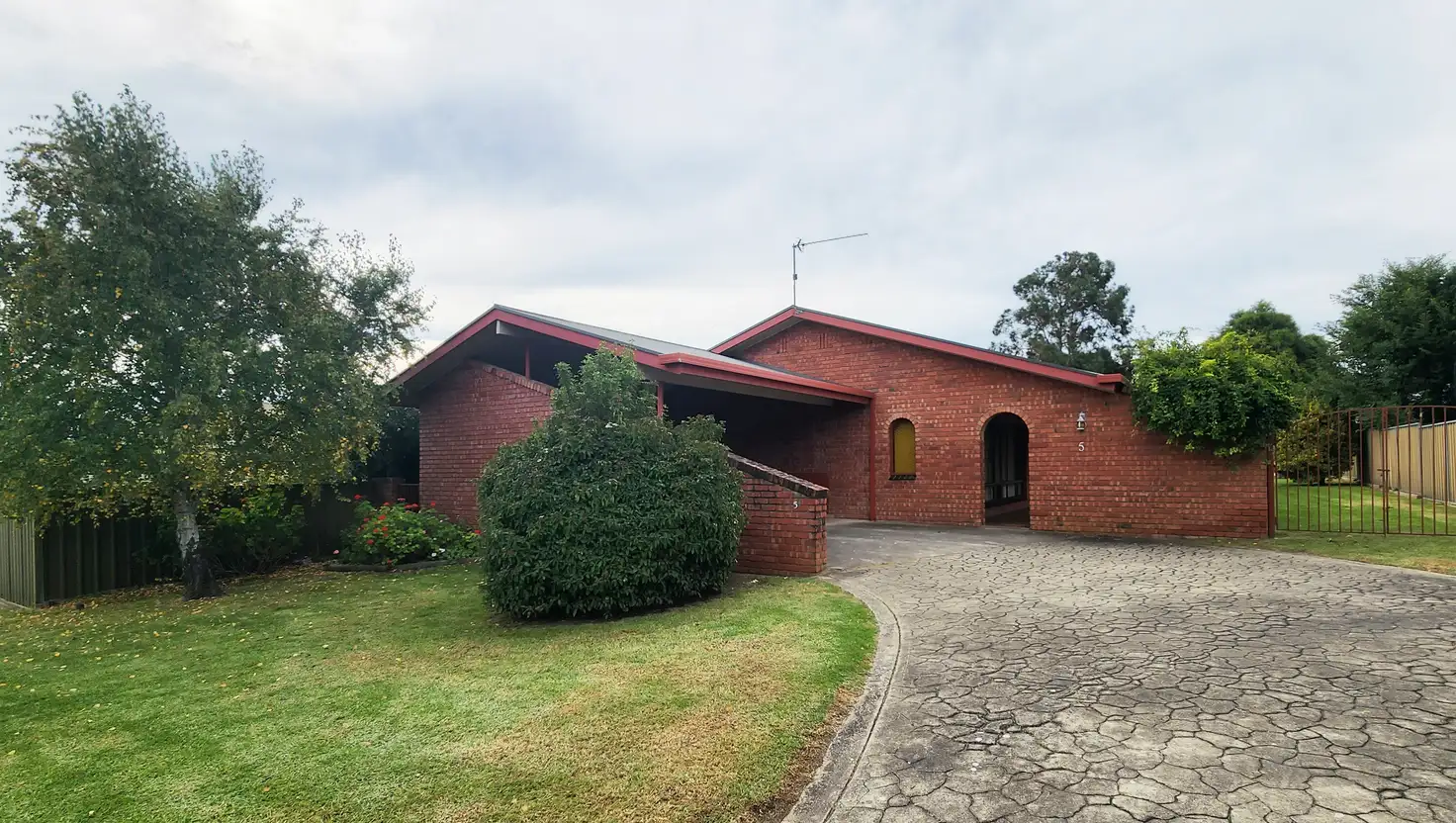 Main view of Homely house listing, 5 Adelaide Avenue, Naracoorte SA 5271