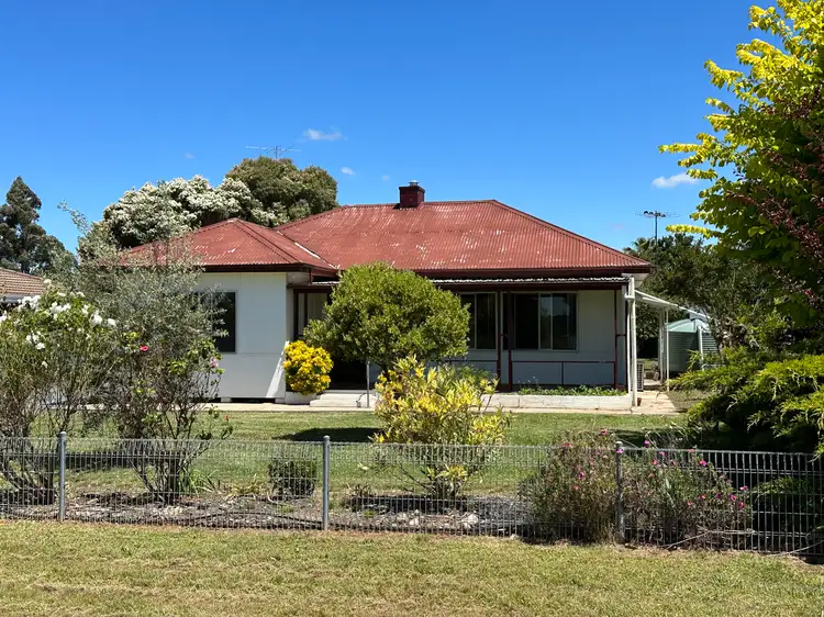 9 Hamilton Street, Culcairn NSW 2660
