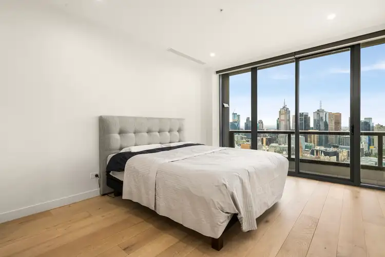 1 Queensbridge Square