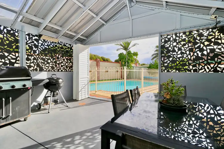 12 Meadow Court, Cooloongup WA 6168