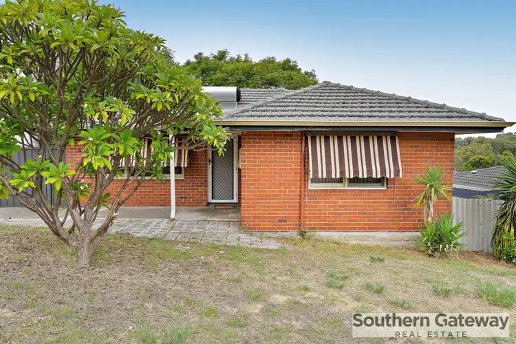6 Dowling Place, Orelia WA 6167